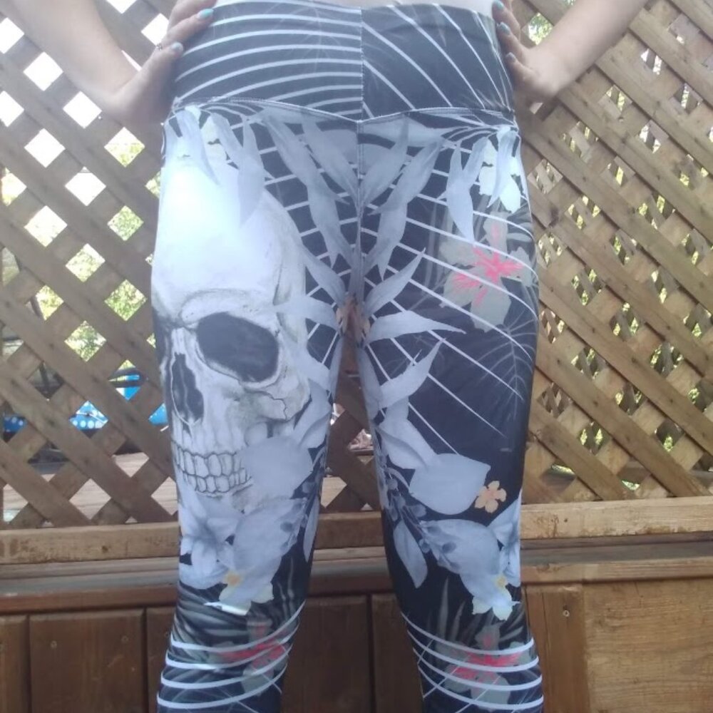 *FREE WITH PURCHASE*Skull Print Leggings